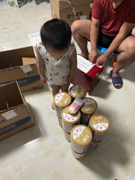 飞鹤超级飞帆臻爱倍护幼儿配方奶粉送的赠品质量很差吗？