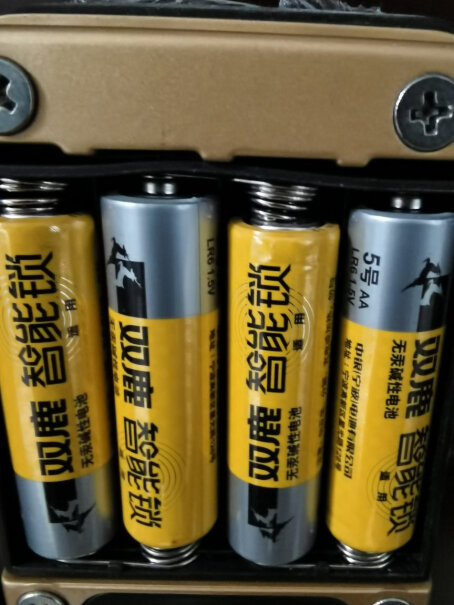 电池-充电器双鹿7号LR03碱性电池 10粒彩盒装入手使用1个月感受揭露,哪个值得买！
