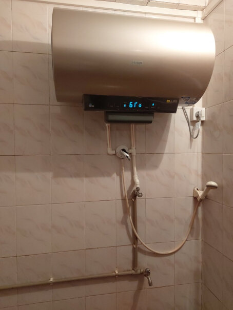 海尔颜值我家热水器用冷热交替使用时，水箱进水口很响，你们有这问题吗？