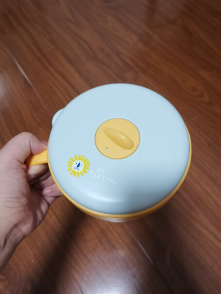 babycare儿童餐具宝宝注水保温碗可拆卸吸盘容易拿下来吗？