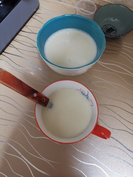 美的破壁机豆浆机多功能请问这机能做奶昔吗？