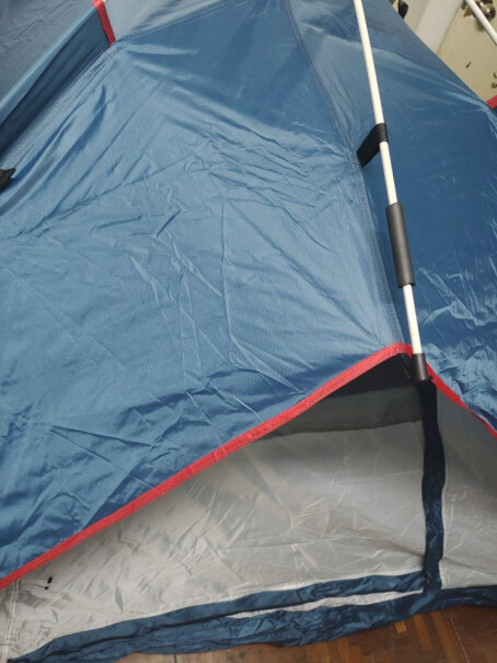 骆驼帐篷户外3-4人全自动帐篷速开防雨野营露营帐篷是否带固定钉？