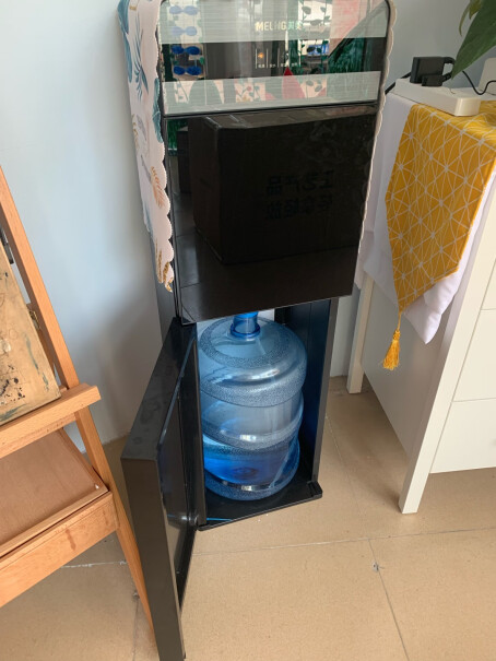 美菱饮水机下置式家用立式温热型请问不插电的情况下可以用吗？