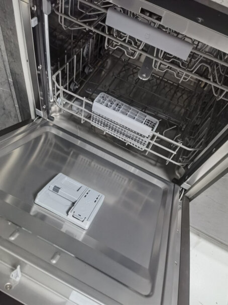米家小米嵌入式洗碗机安装需要预留进出水管吗？