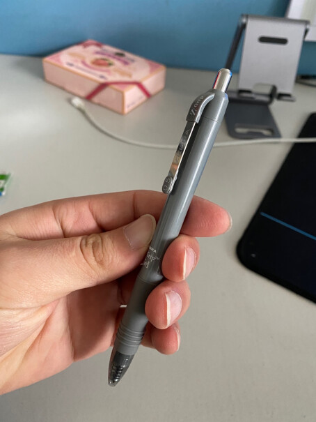 笔类日本斑马牌中性笔0.5mm子弹头按制啫喱笔良心点评配置区别,应该注意哪些方面细节！