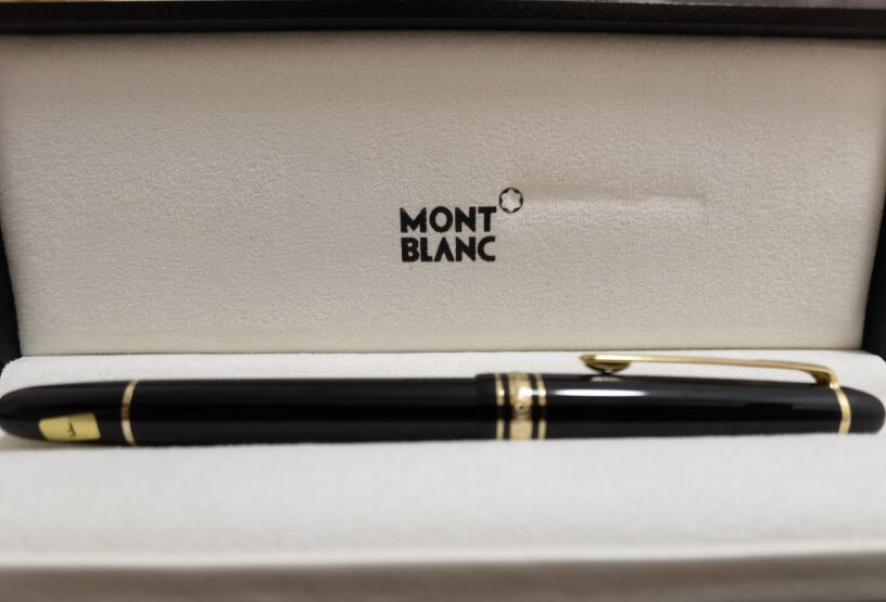MONTBLANC万宝龙大班系列钢笔有没有送配套墨水？
