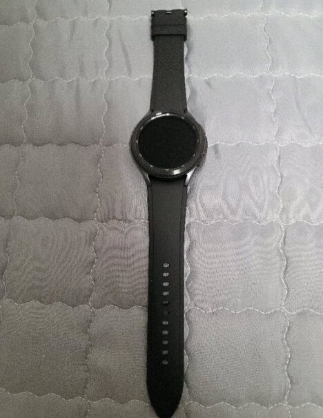 三星Galaxy Watch4 Classic 46mm问下大家港版n10＋怎么连上这款表，谢谢了！