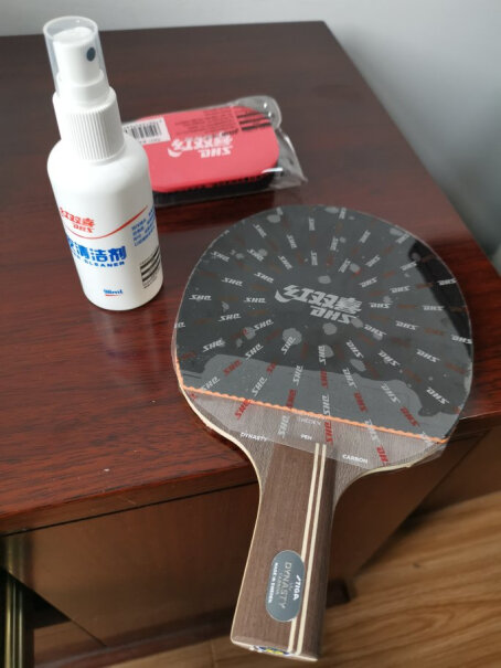 STIGA斯帝卡斯蒂卡乒乓球底板横板请问用什么胶水粘胶皮，有什么注意的吗？