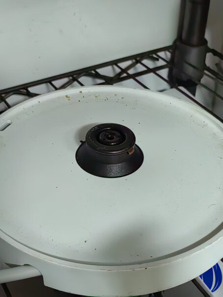 水壶电热水壶开水壶米家电水壶3041800W暖水壶请问水壶装满热水倾倒了会不会泄水，对孩子有安全隐患吗？