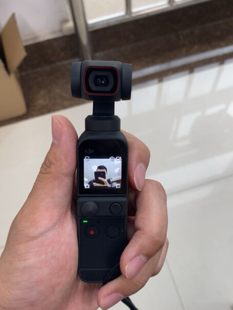 「官方」DJI Pocket 2 云台相机整机带内存卡吗？内存多大？