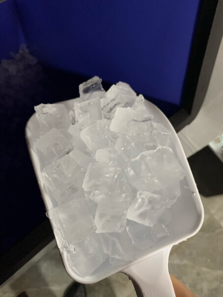 制冰机香霸商用制冰机200KG公斤商用大型大产量方块制冰机评测解读该怎么选,评测怎么样！