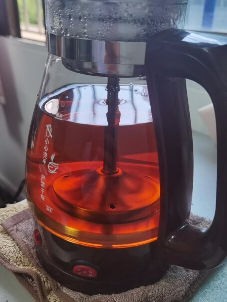 麦卓煮茶器玻璃加厚煮茶壶黑茶电茶壶养生壶自动蒸汽煮茶器静音吗，放在办公桌上声音和大小方面合适吗？