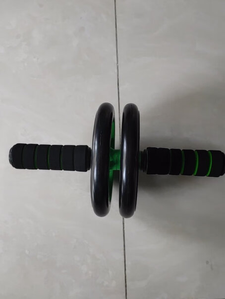 凯速静音型双轮健腹器腹肌轮健腹轮滚轮PR41绿色怎么和你们的不一样 空了一大截？