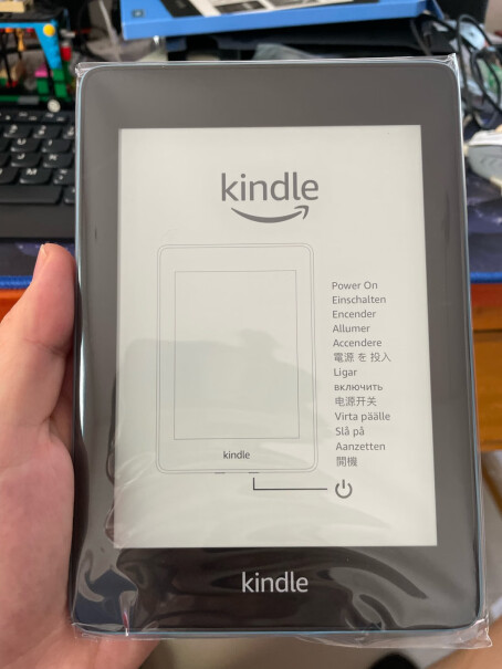 Kindle PW 8G阅读器-书卷礼盒能看漫画吗？是不是屏幕小看的不爽？