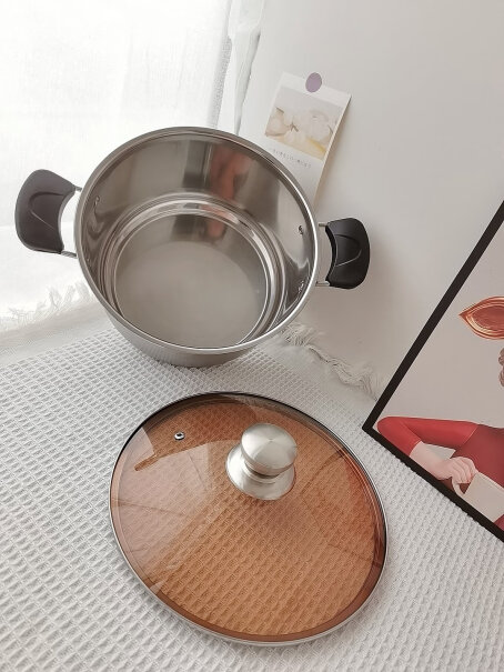 拜格不锈钢汤锅加厚24cm这个锅薄吗？