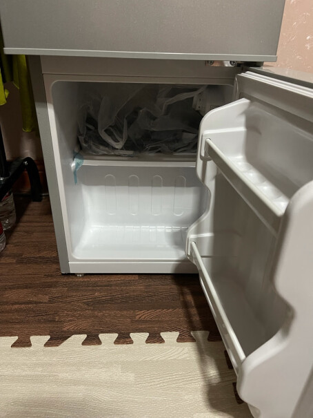 荣事达迷你冰箱小小型双门电冰箱家用宿舍冷冻冷藏节能大家买有20块运费吗？