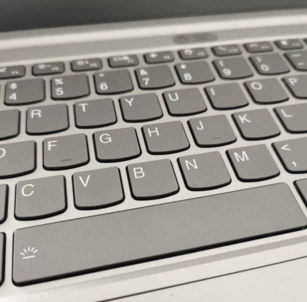 联想ThinkBook14这个键盘和带小红点的手感一样吗？