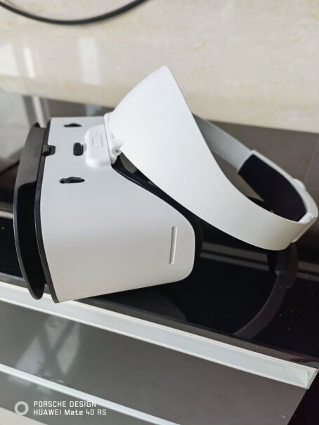 iQIYI-R3 VR眼镜遥控器vivo s1pro能用吗？6.39寸全面屏宽度74大佬们？