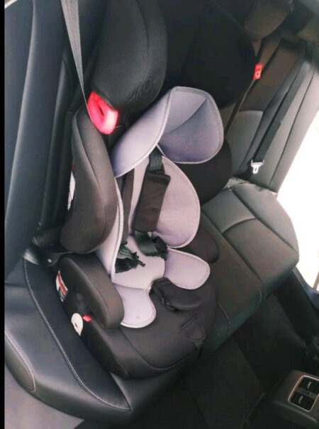 gb好孩子高速汽车儿童安全座椅这款有isofix那种接口吗？