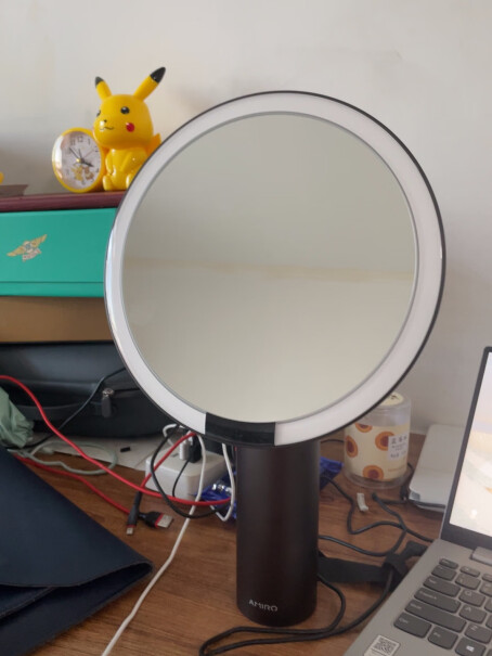 AMIRO化妆镜子LED带灯美容镜高清智能日光镜台式美妆镜充电的好还是插电的？？