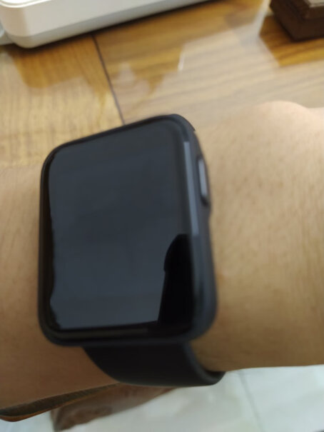 Redmi Watch 典黑智能手表看到表面有个摄像头用来做什么？又没有功能，