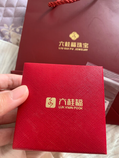 K金手镯-手链-脚链六桂福珠宝双层买前一定要先知道这些情况！优缺点测评？