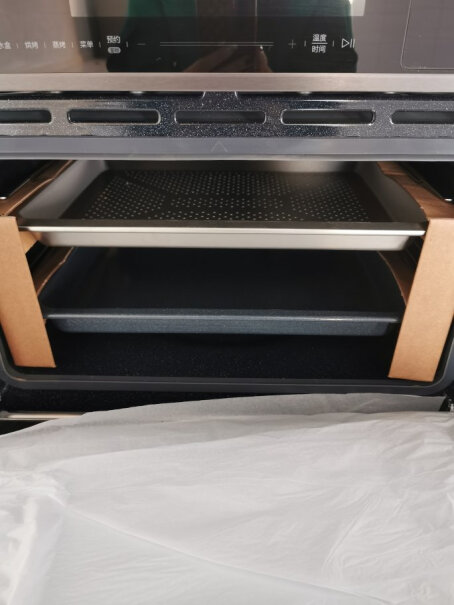 美的嵌入式蒸烤一体机家用智能多功能蒸箱烤箱二合一能放水槽下面吗？