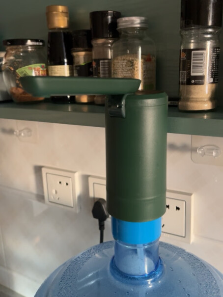 荣事达桶装水抽水器电动出水「白色标准款」我刚买的怎么2天就没电了？