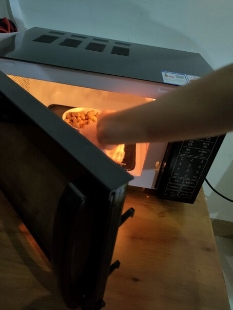 格兰仕微波炉20升能做烧烤吗？