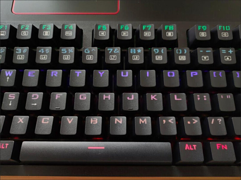 雷神有线游戏机械键盘红轴KG3089R幻彩版这个rgb灯可以关掉吗？