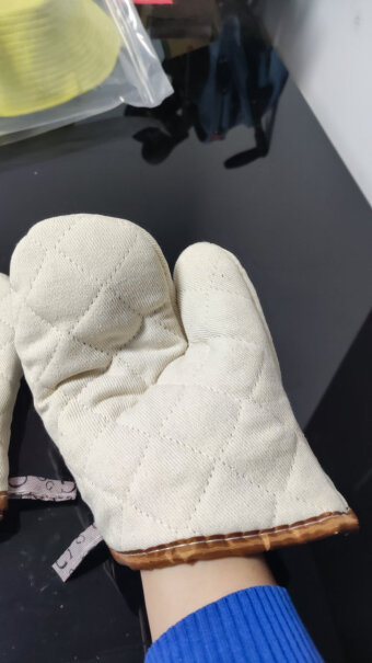 千团精工指针式烤箱温度计手套里面的布料有异味吗？