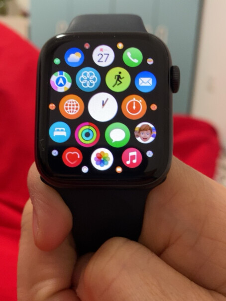 Apple Watch SE 智能手表 GPS款 40毫米米金色铝金属表壳 星光色运动型表带MKQ0大家买的待机时间短不？