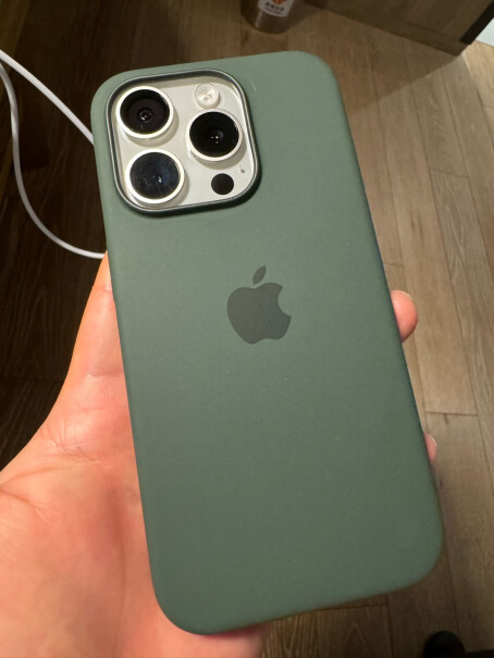 Apple手机壳-保护套苹果 iPhone 15 Pro MagSafe 硅胶保护壳可以入手吗？测评大揭秘！