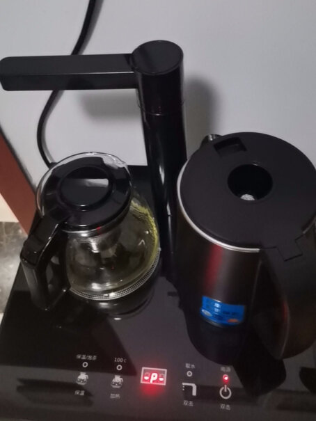 美菱茶吧机家用多功能智能温热型立式饮水机茶吧带壶吗？