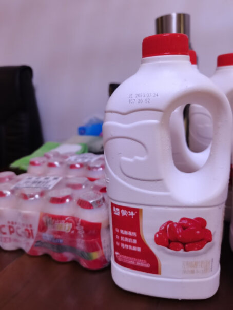 蒙牛优益C活菌百香果饮料4瓶可以常温放嘛 冰箱塞不下了？
