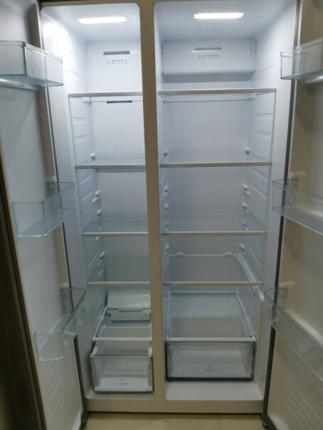 美的Midea606升冰箱双开门对开门冰箱一级变频风冷无霜智能家电BCD-606WKPZME左边怎么发烫得很了？