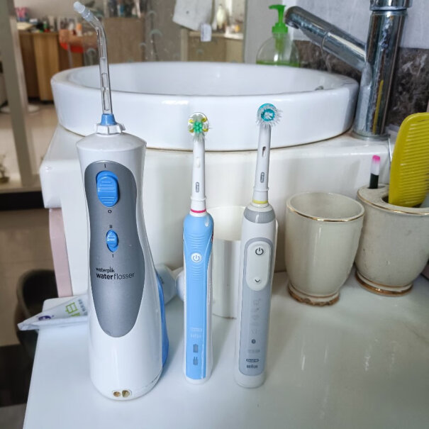欧乐B电动牙刷成人小圆头牙刷情侣礼物3D声波旋转摆动充电式飞利浦的和这款哪种好用 涮的干净？