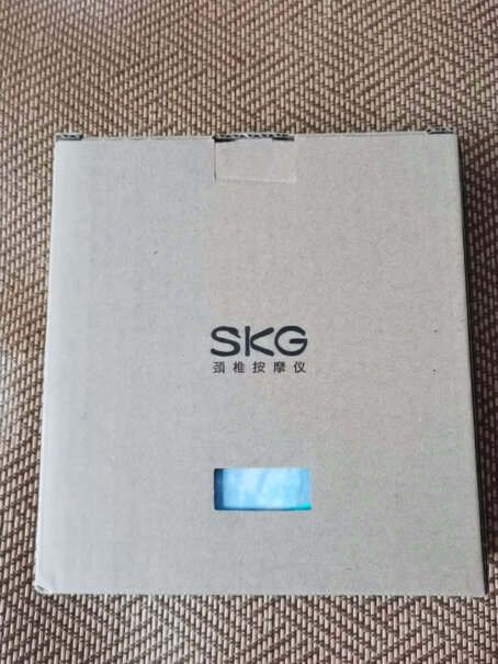 SKG颈椎按摩器请问一下你们充一次电能用几次呀，给男朋友买的，他说用两到三次就没电了总是需要充电正常嘛？