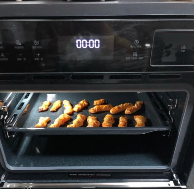 美的R3J嵌入式微蒸烤一体机APP智能操控微波炉蒸箱烤箱这款和之前出那款r3哪个好啊？我看各项参数完全一致，是不是这个比r3多了app控制功能？