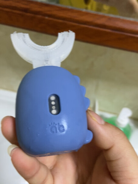 爱贝迪拉儿童电动牙刷智能U型牙刷硅胶的能刷干净吗？