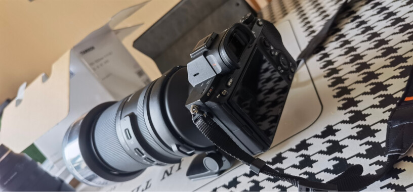 腾龙A058 35-150mm F/2-2.8 Di III VXD变焦镜头这个镜头带微距吗？