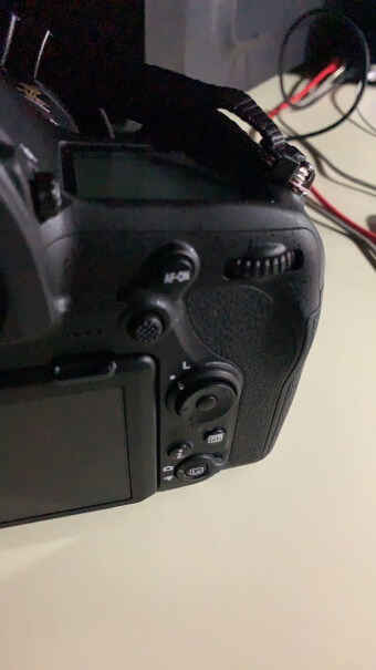 尼康D850 单反相机请问这个和佳能R5哪个好？