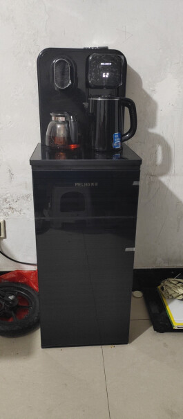 美菱茶吧机家用多功能智能温热型立式饮水机MY-C80730斤的桶能放进去吗？
