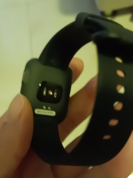 Redmi Watch 典黑智能手表手环是电池的还是充电的？