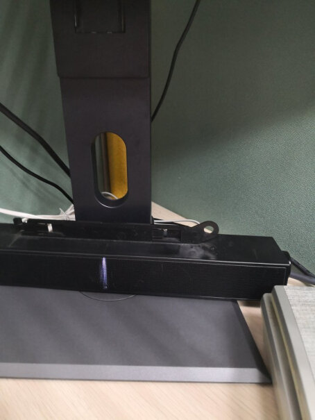 麦普森桌置式支架显示器旋转支架送螺丝吗？