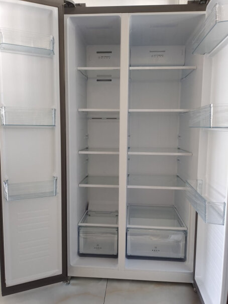 美的冰箱双变频风冷无霜对开双门冰箱保鲜厨房门只有600可以进吗？