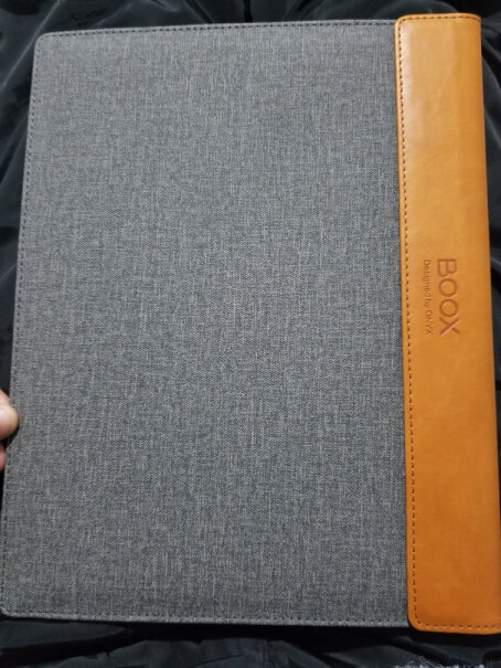 文石BOOX NoteX电纸书新品我想买个文石的阅读器用来看英文论文(A4纸)，10.3英寸是否够用？