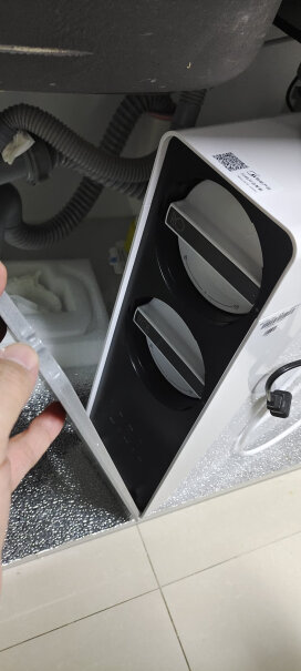美的初见白泽1200G升级版智能家电安装在哪个位置？会不会把洗澡水都过滤了，那样就太浪费了。