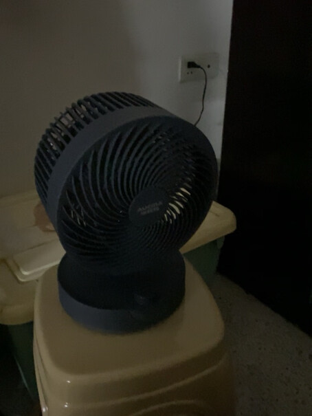 澳柯玛AUCMA摇头台扇这款真的可以降低室内温度吗，热天吹出冷风吗？