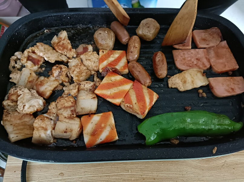 小熊多功能料理锅网红烤肉锅韩式电烤炉煎烤盘烤盘怎么取下来？